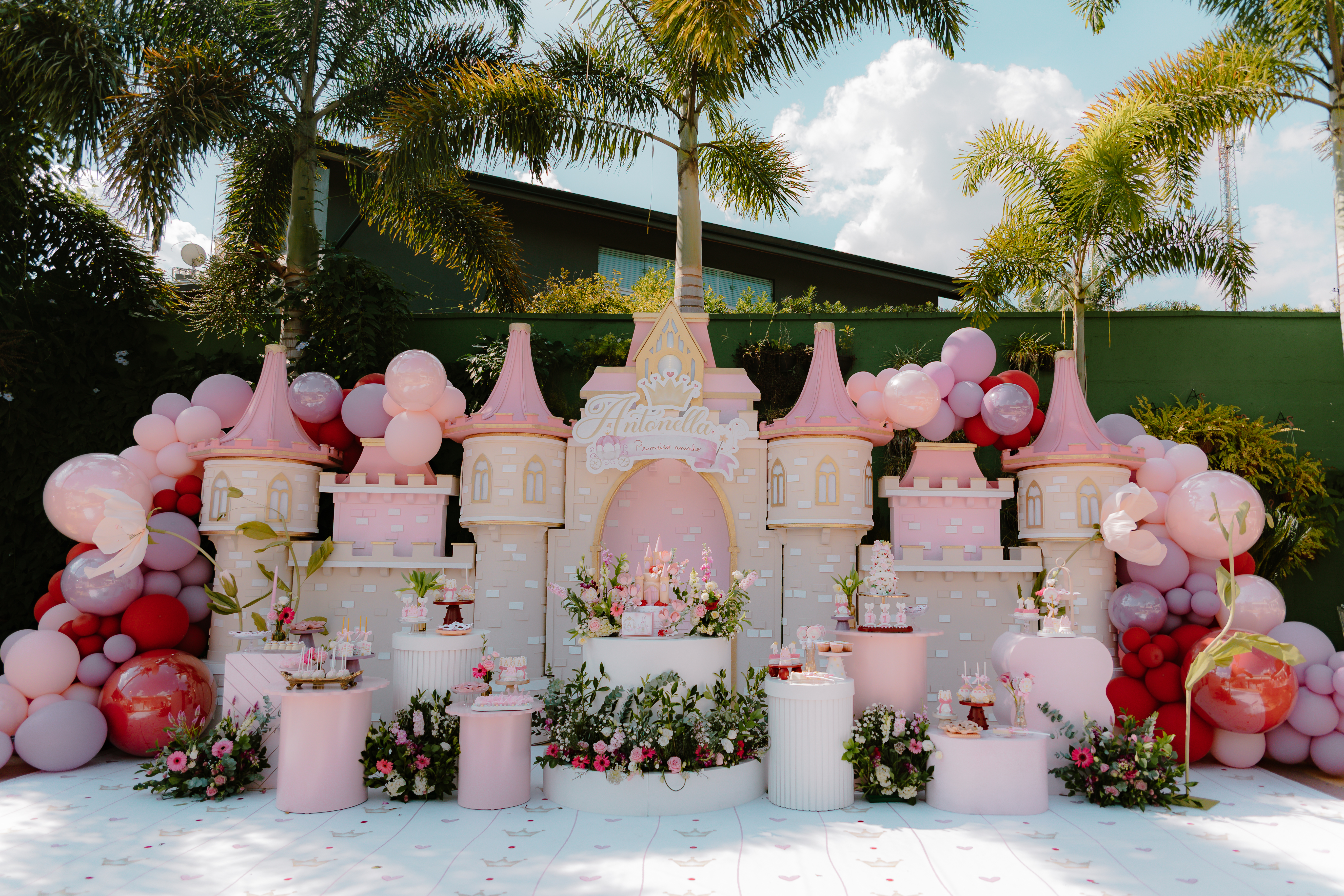 Decoração da festa da Antonella — castelo de princesa